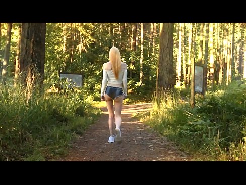 ❤️ Bela virino moviĝas malrapide, ne nuda video Seksofilmeto ĉe eo.3dhentaix.ru